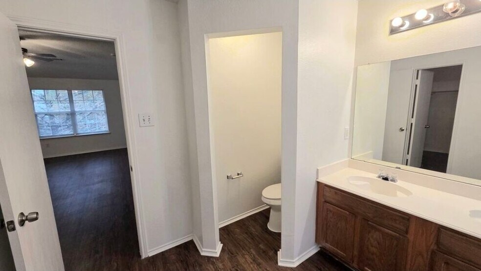 Building Photo - 2817 Island Wren Dr