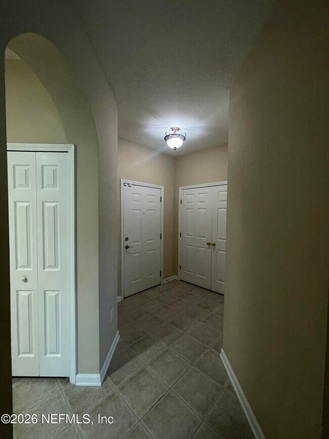 Building Photo - 7801 Point Meadows Dr