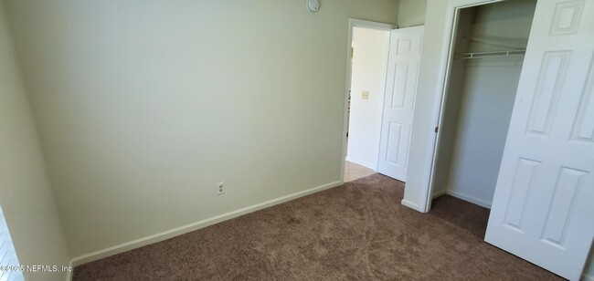 Building Photo - 2428 Cedar Trace Dr E