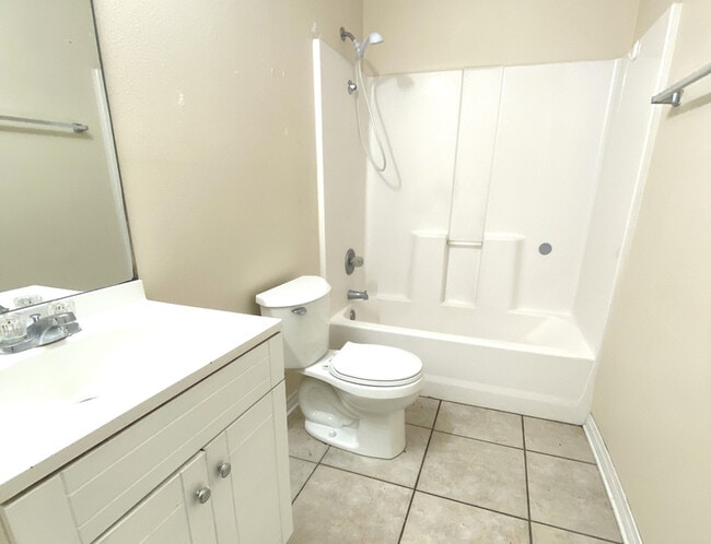 Building Photo - 8418 Valor Dr