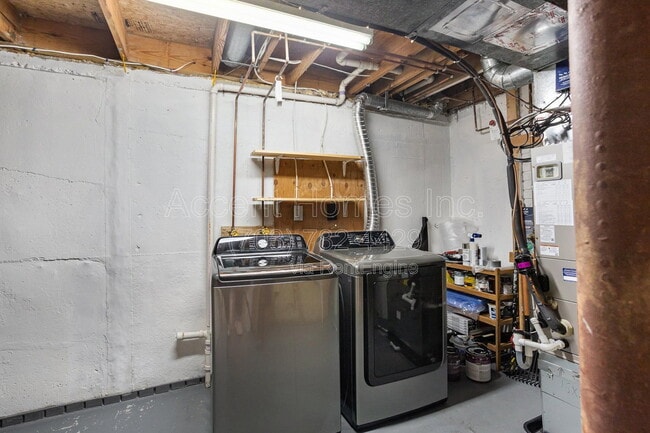 Building Photo - 6107 Summer Park Ln