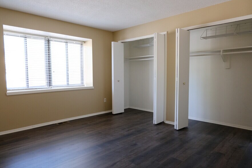 Building Photo - 652 Olde Towne Ave