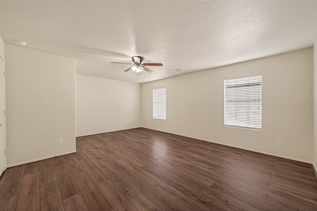 Building Photo - 1123 Desert Springs Ln