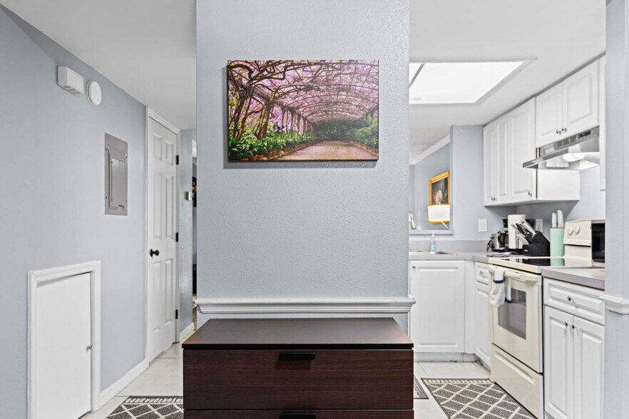 Building Photo - 4531 SW 44th Ln