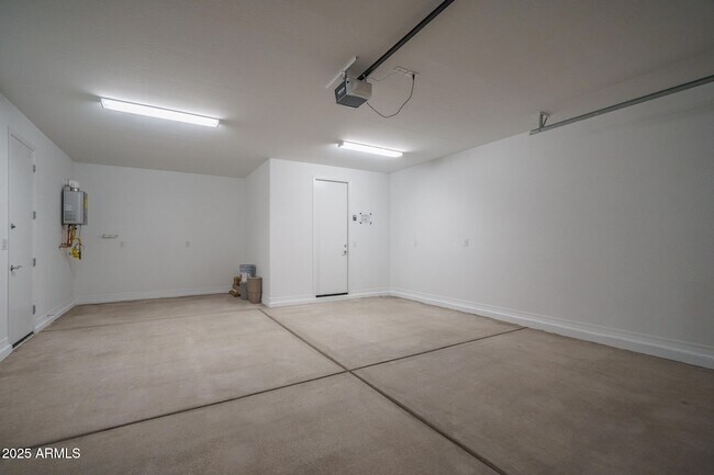 Building Photo - 9036 S 169th Dr