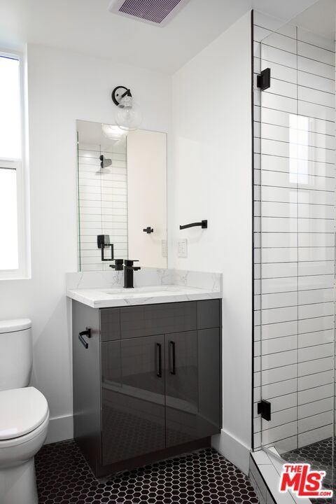 Building Photo - 15328 Weddington St