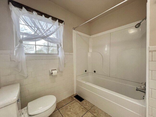 Building Photo - 895 Marion Anderson Rd