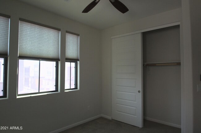 Building Photo - 2090 S Dorsey Ln