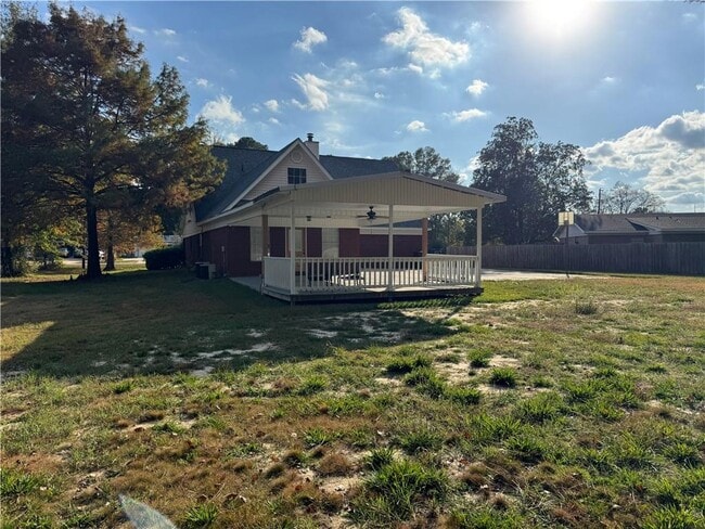 Building Photo - 207 E Maple Ave