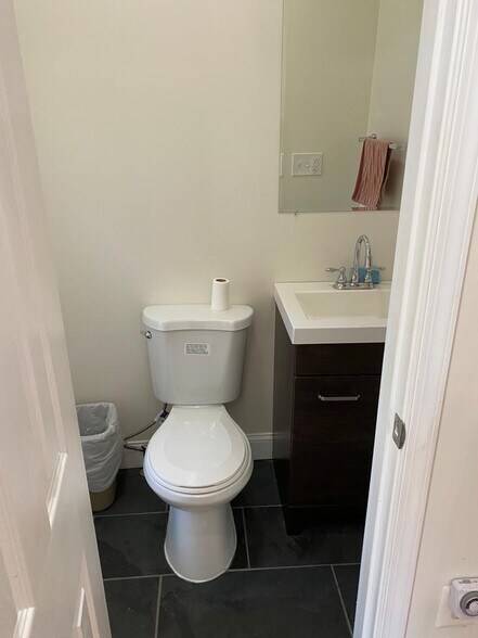 Building Photo - 1632 New Jersey Ave NW