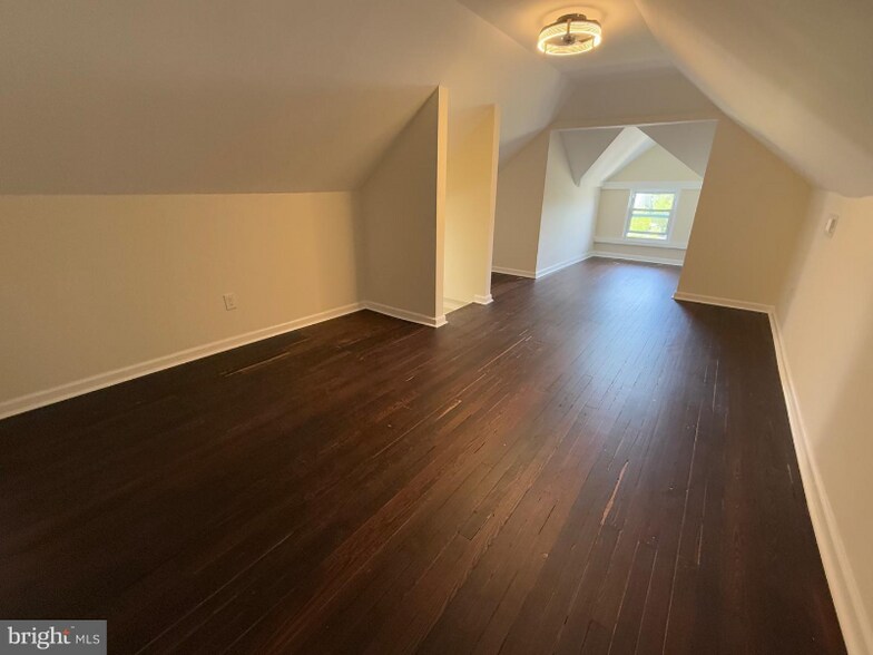 Building Photo - 1210 Eldridge Ave