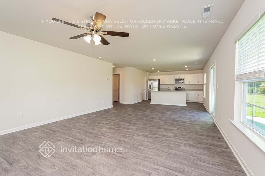 Building Photo - 510 Jack Pine St