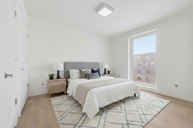 Building Photo - 1035 Commonwealth Ave