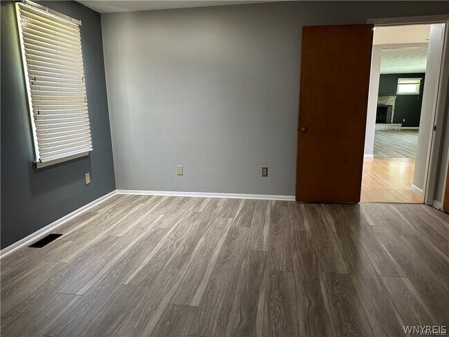 Building Photo - 7841 Transit Rd