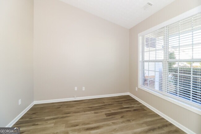 Building Photo - 698 Clairidge Elm Trail SW