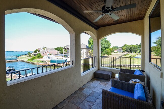 Building Photo - 12316 Oak Bend Cir