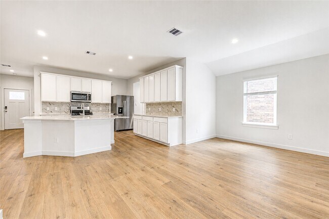 Building Photo - 30215 Lone Peak Dr