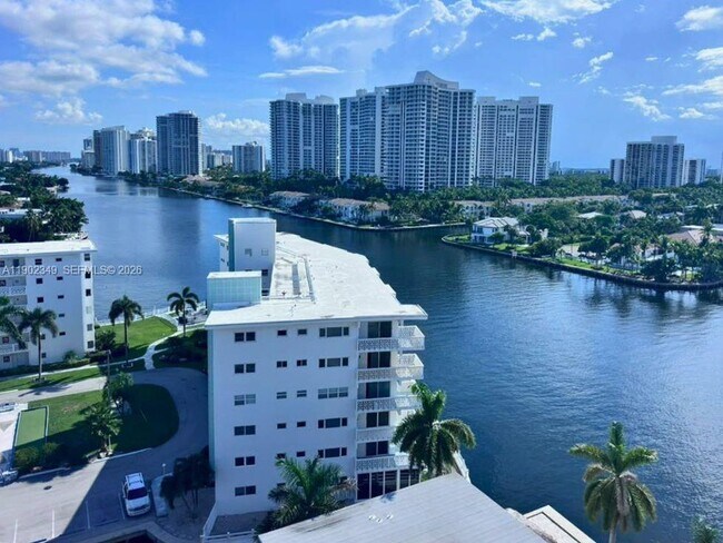 Building Photo - 3161 S Ocean Dr