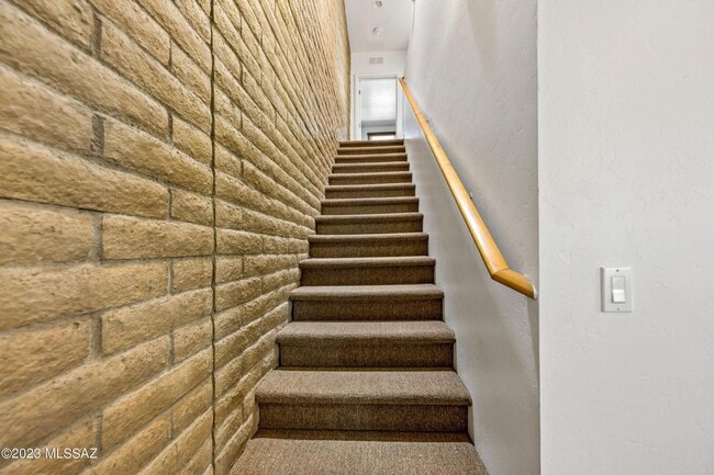 Building Photo - PRELEASE August 2026! West University Home!