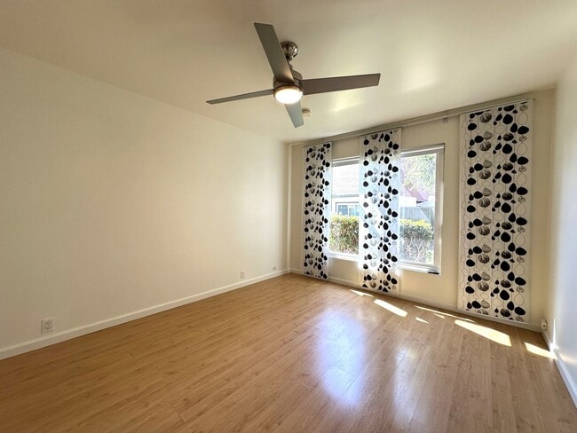 Building Photo - Mira Mesa - Single-Story Detached Condo w ...