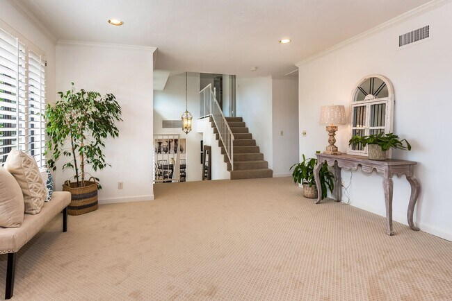 Building Photo - SPACIOUS SAN ROQUE HOME (CENTRAL AC)