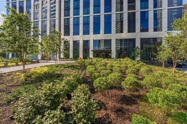 Building Photo - 25 Christopher Columbus Dr