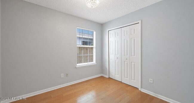 Building Photo - 629 10th Ave S