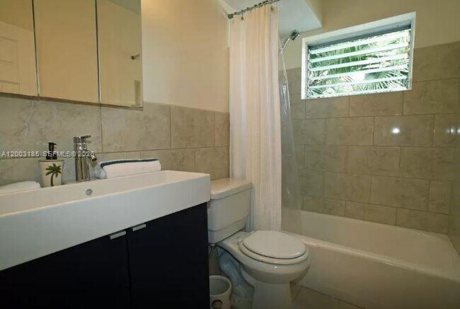 Building Photo - 900 Euclid Ave