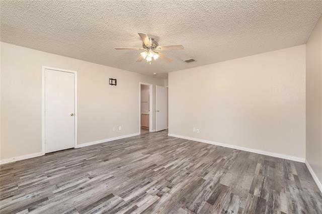 Building Photo - 100 Scarlet View