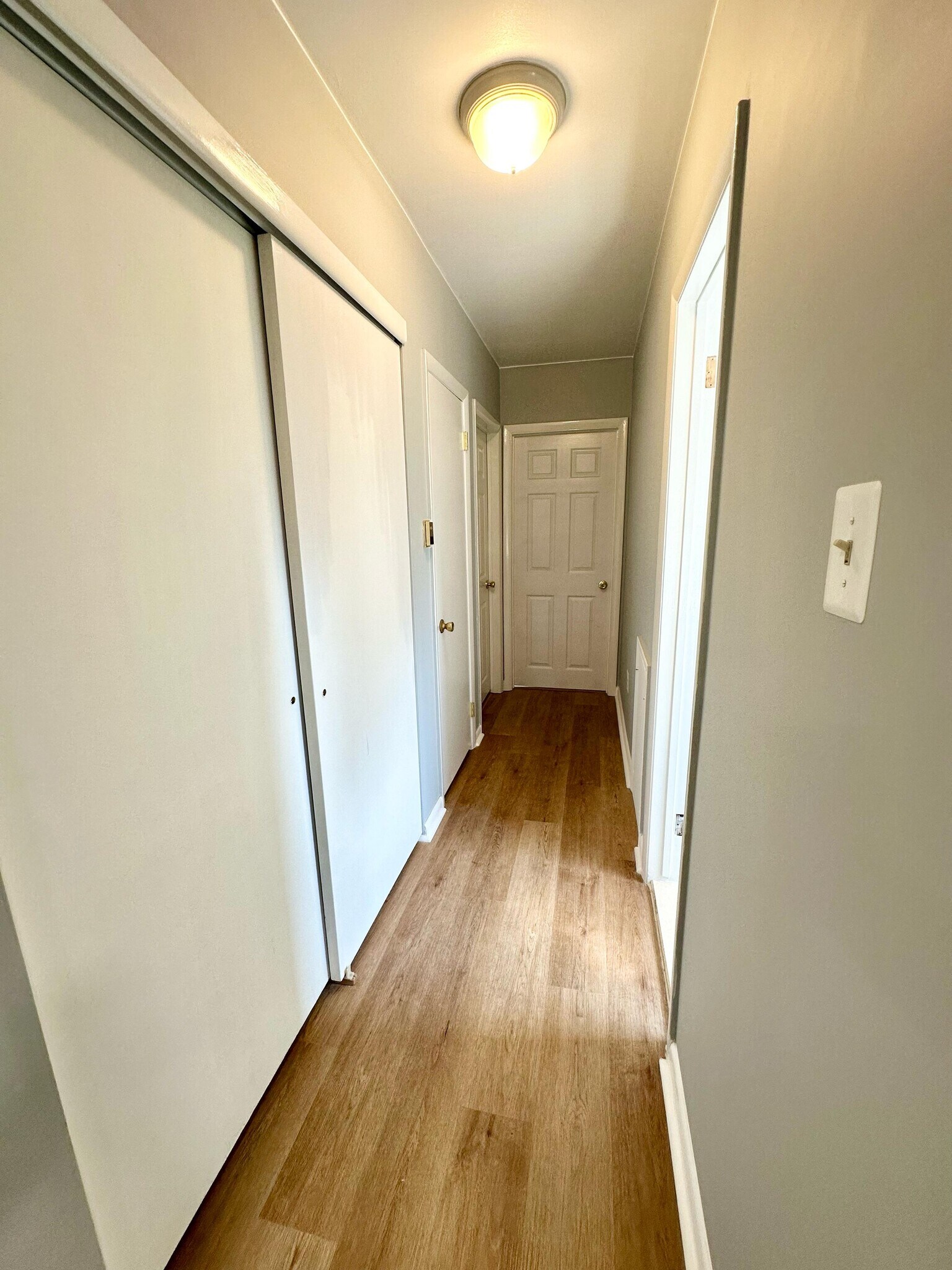 Building Photo - 424 Paxson Ave