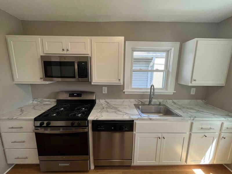 Building Photo - 4416 Verne Ave