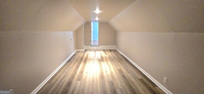Building Photo - 1055 Livery Cir