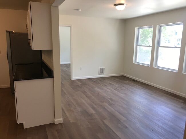 Building Photo - 255 N Governors Blvd