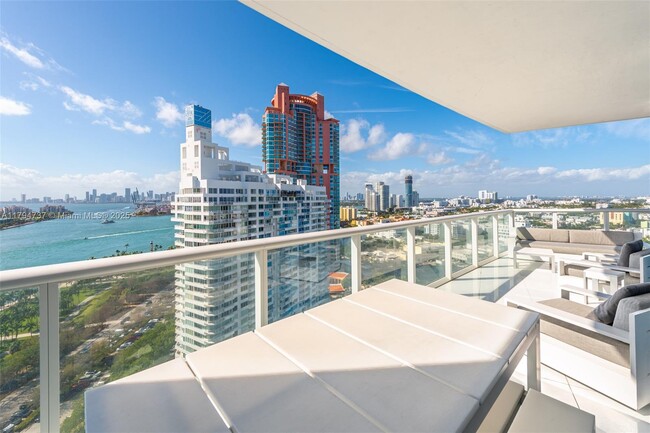 Building Photo - 100 South Pointe Dr