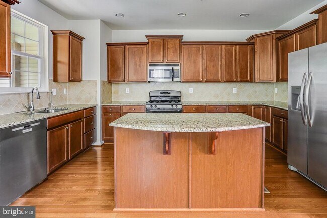 Building Photo - 23210 Roberts Tavern Dr