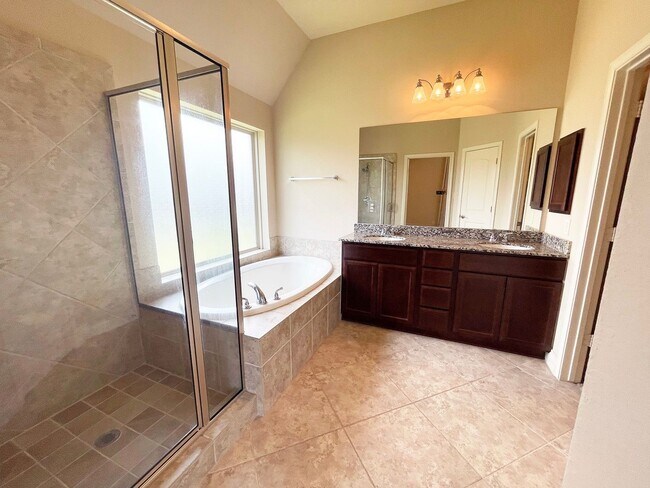 Building Photo - 2302 Lost Bridge Ln