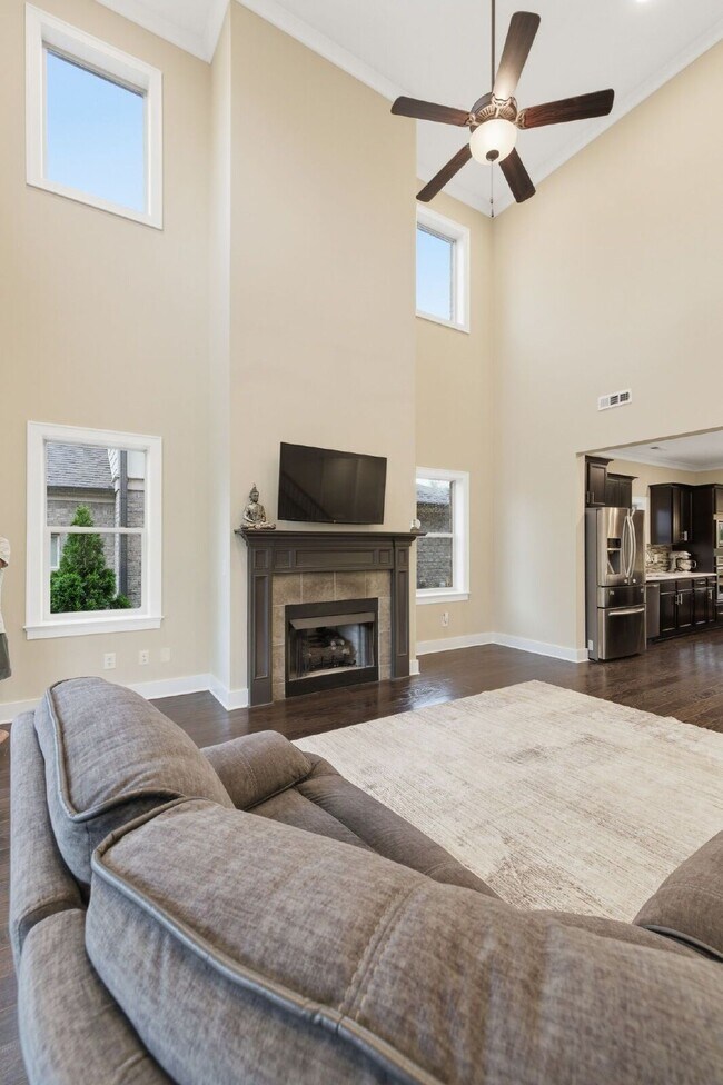 Building Photo - 790 Fontwell Ln