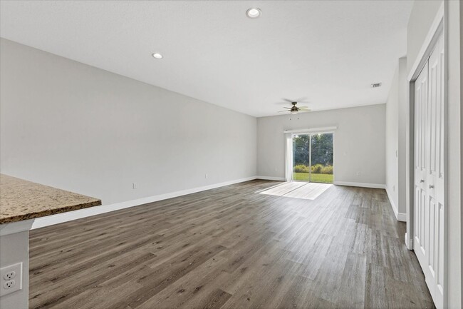 Building Photo - Brand new Duplex stocked with upgrades