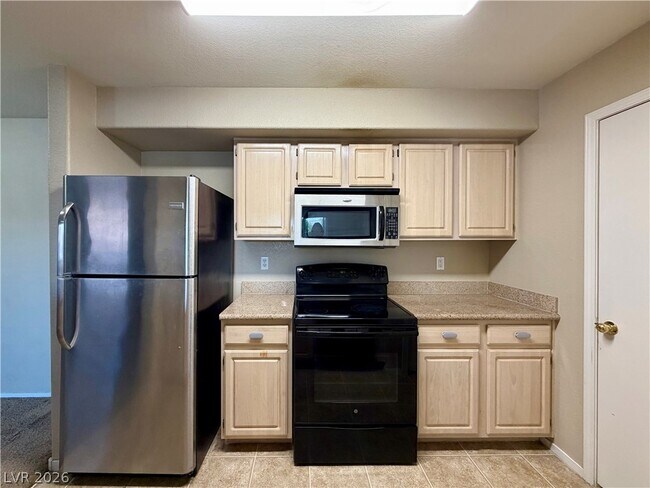 Building Photo - 555 E Silverado Ranch Blvd