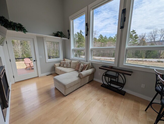 Building Photo - 274 Ragged Mountain Rd