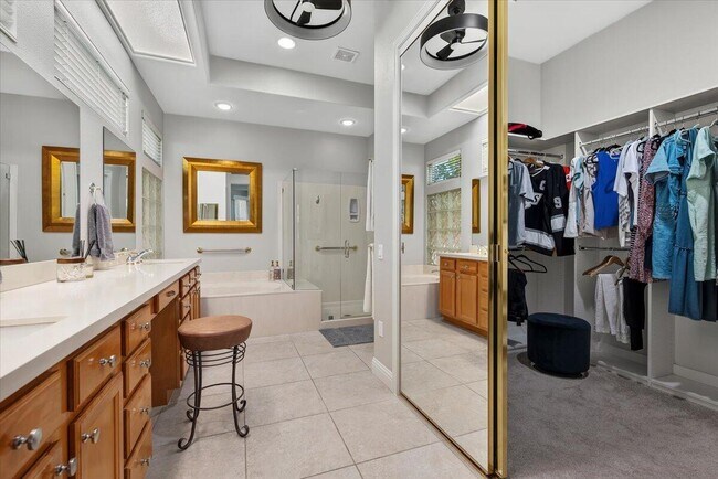 Building Photo - 39305 Fernwood Glen Ct