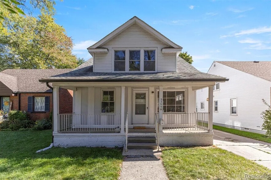 Building Photo - 3369 Pelham St