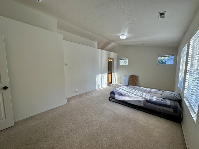 Building Photo - 14892 Tooele Ln