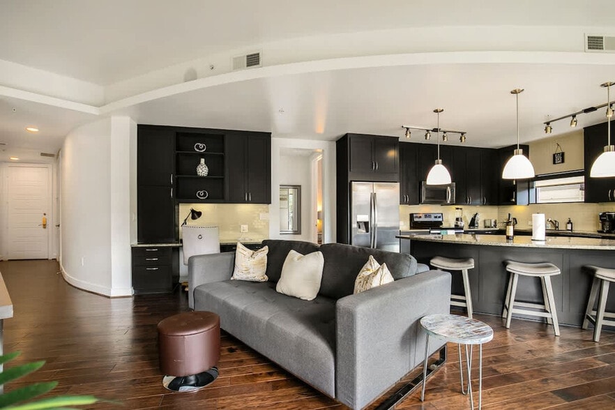 Building Photo - 101 Bowen St