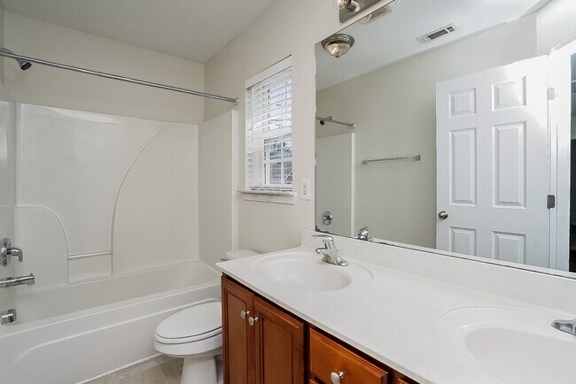 Building Photo - 5051 Preserve Blvd