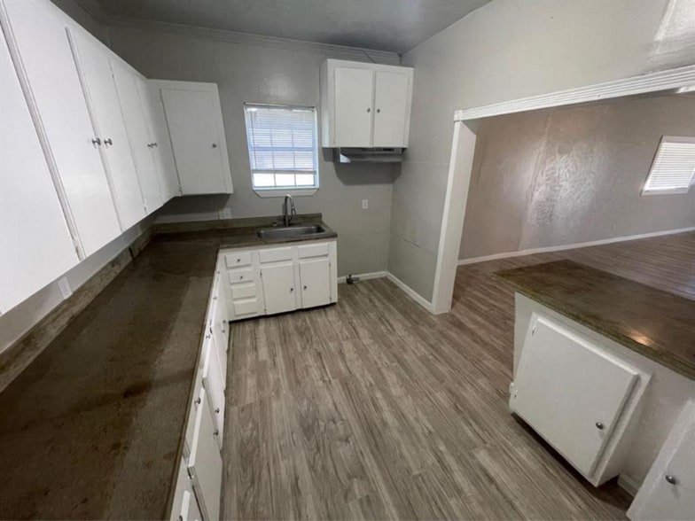 Building Photo - 1300 18th St