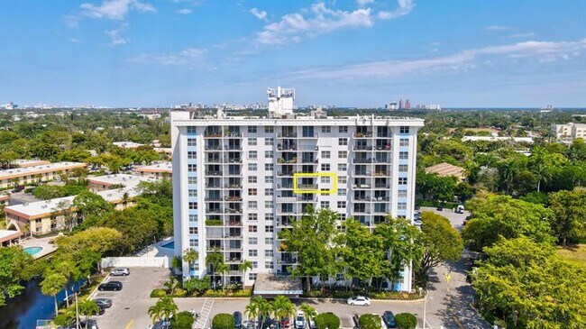 Building Photo - 1800 N Andrews Ave