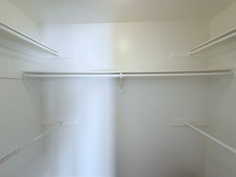 Building Photo - 13825 Beaver St