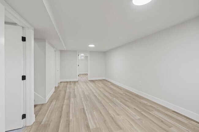 Building Photo - 2511 Baywood St