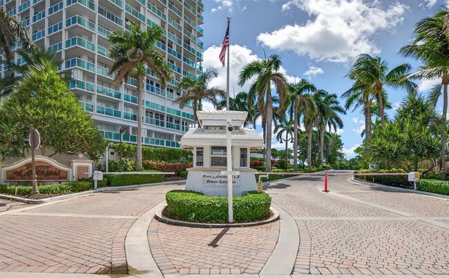 Building Photo - 2100 S Ocean Ln